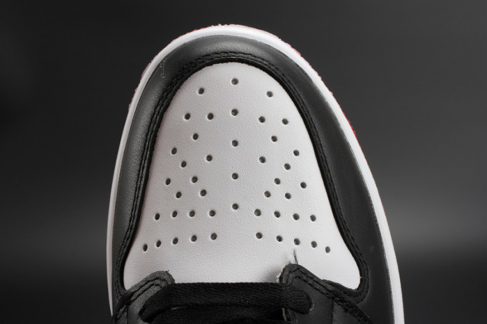 air jordan 1 high og “black toe” white/ black-varsity red mens 555088-125